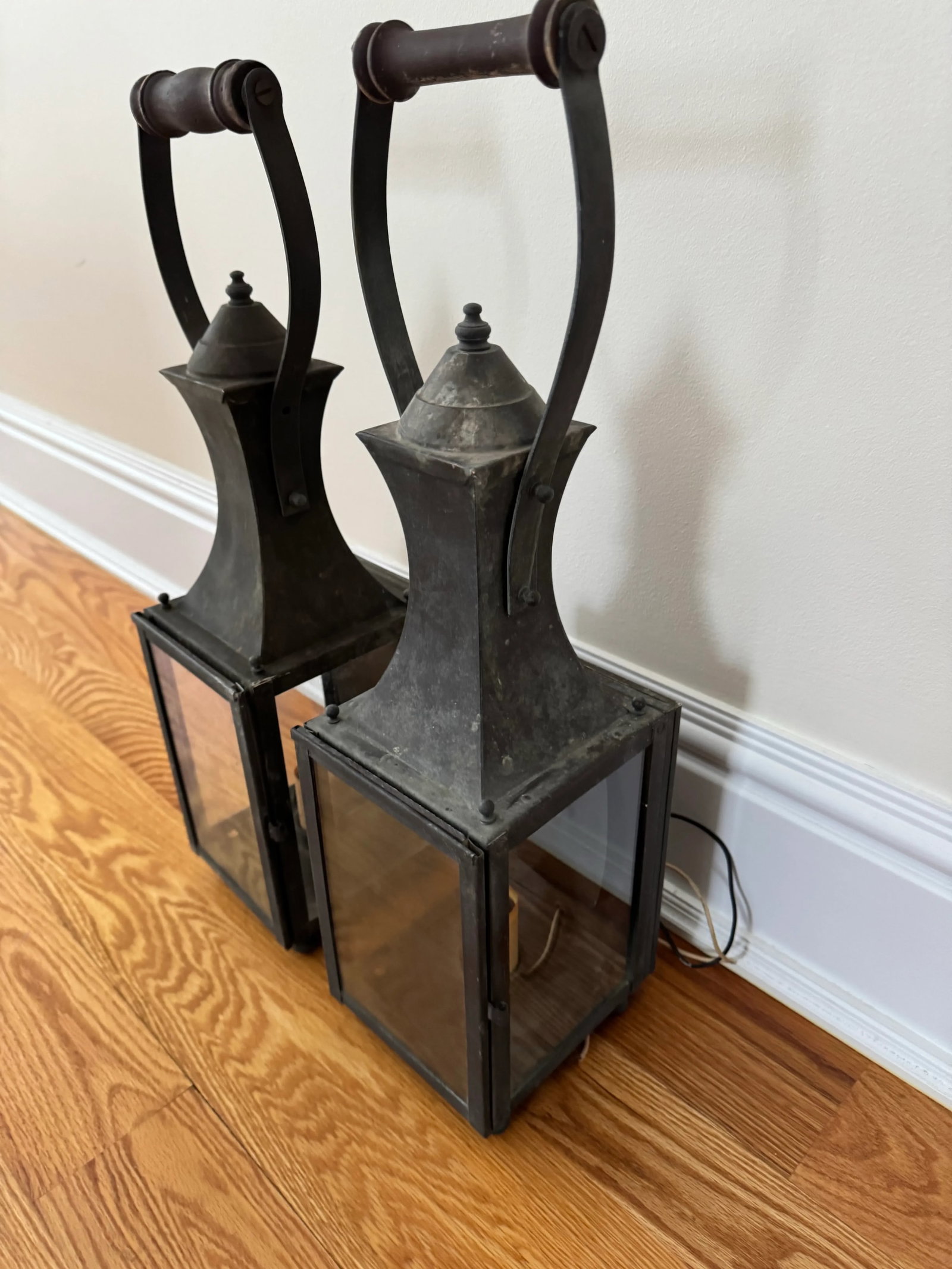 1980s Georgian Art Lighting Wall Sconce Design Light Fixture Lanterns - a Pair - 2