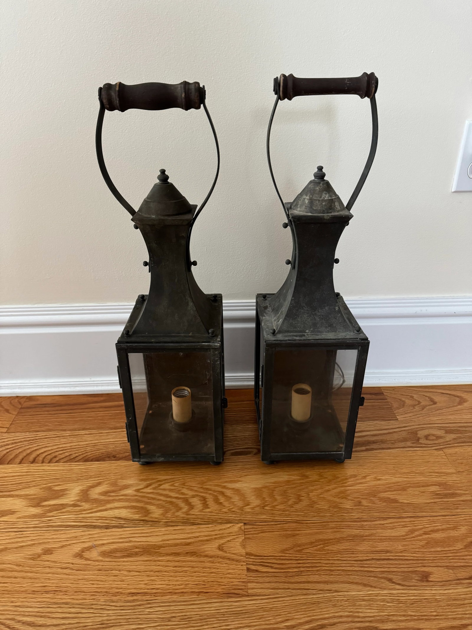 1980s Georgian Art Lighting Wall Sconce Design Light Fixture Lanterns - a Pair - 3