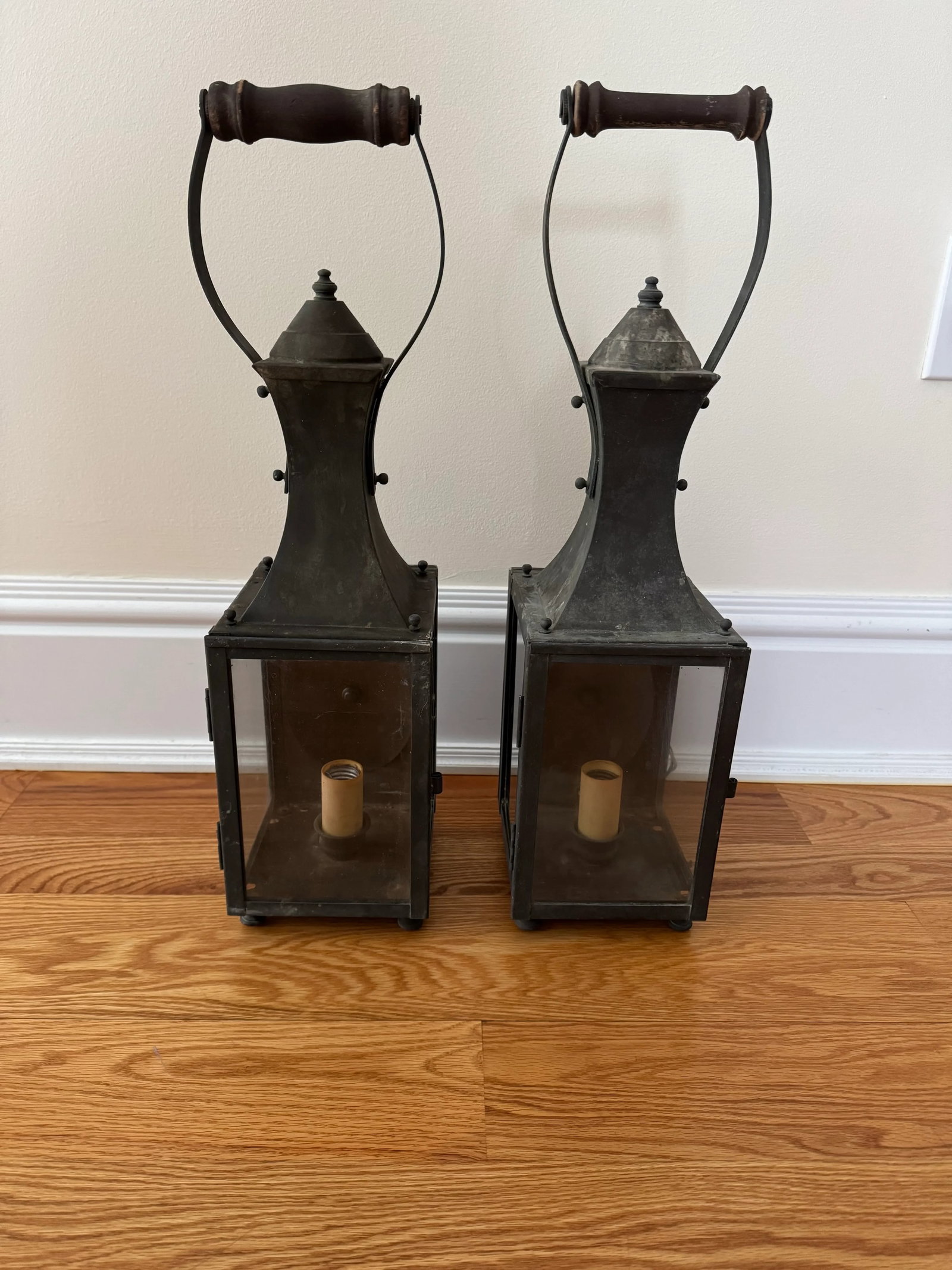 1980s Georgian Art Lighting Wall Sconce Design Light Fixture Lanterns - a Pair - 8