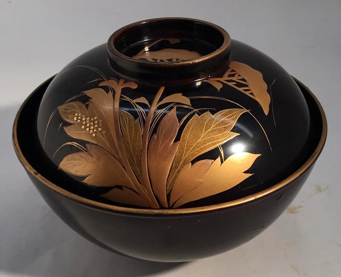 1920s Antique Japanese Maki-E Lacquer Lidded Bowl - a Pair - 11