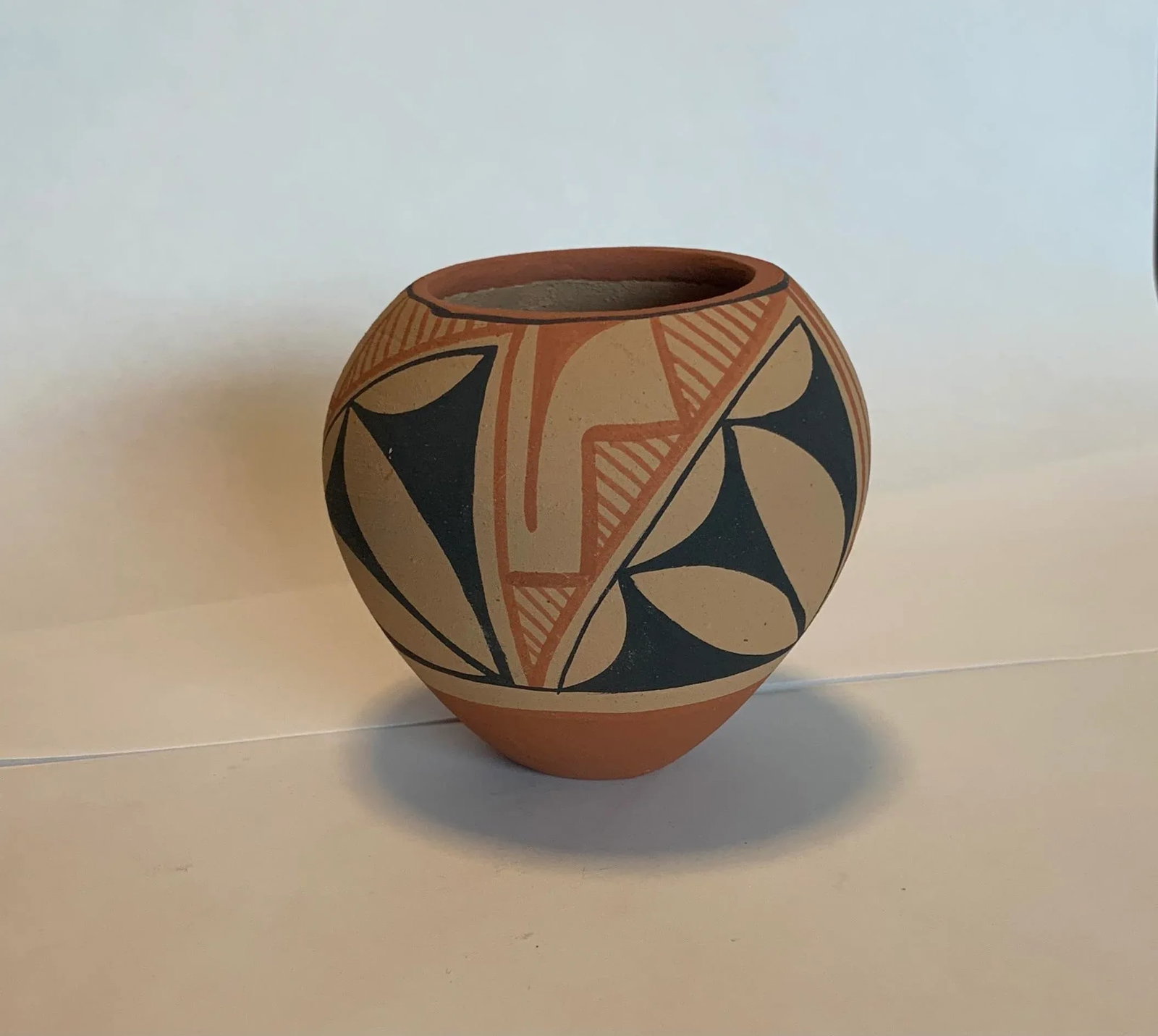 1980s Signed Southwest Pottery Vase - 4