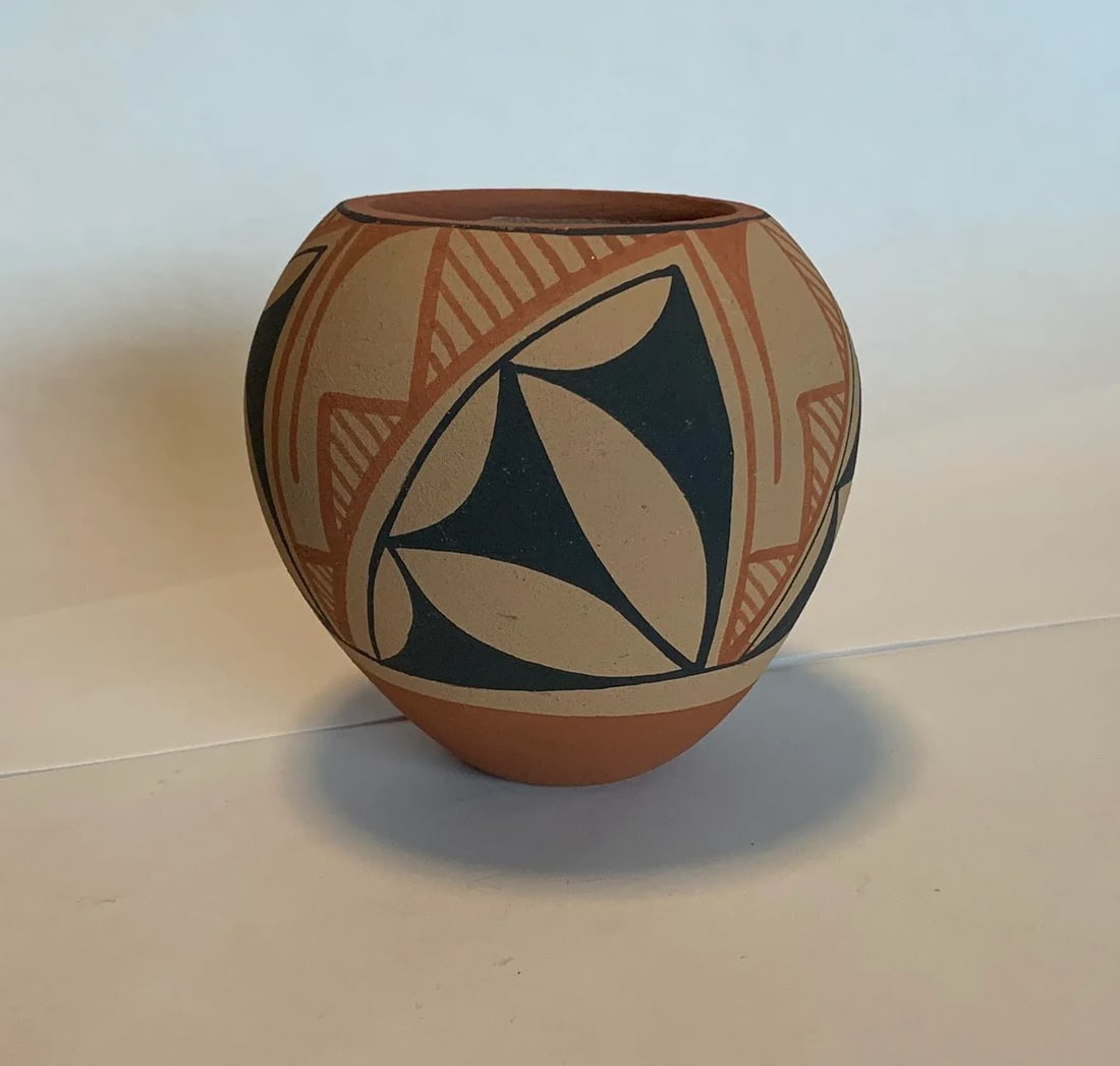 1980s Signed Southwest Pottery Vase - 5