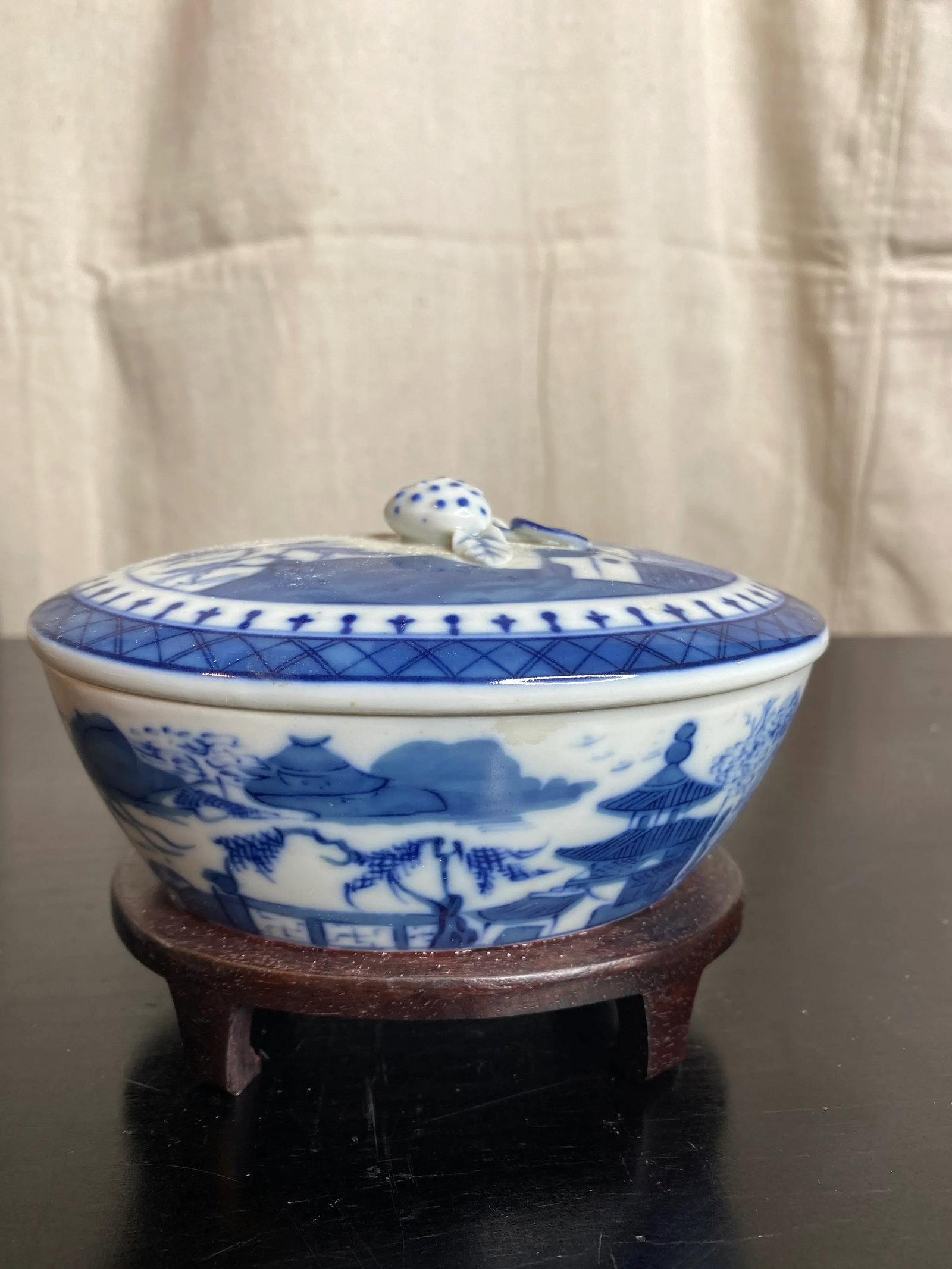 Vintage Blue and White Chinese Export Ceramic Box - 2