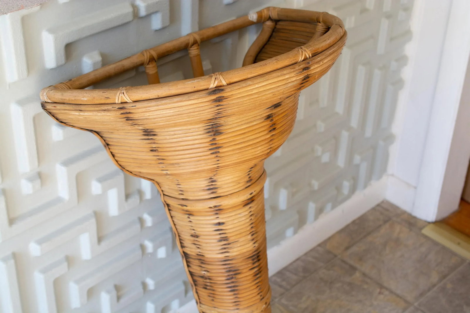 1980s Pencil Reed Wall Vase Sculpture - 4