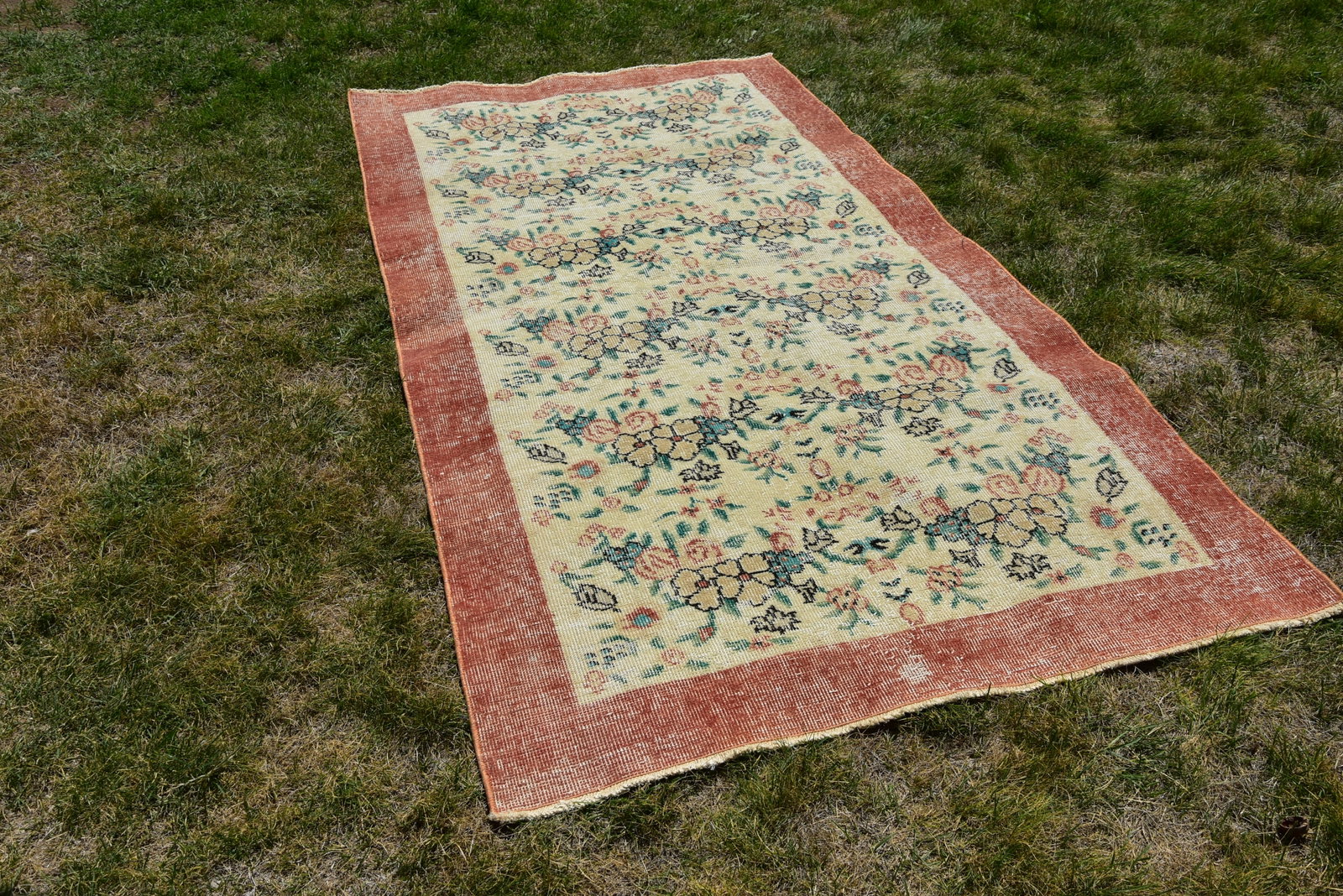 1970s Vintage Boho Style Hand Knotted Floral Beige Oushak Rug - 3
