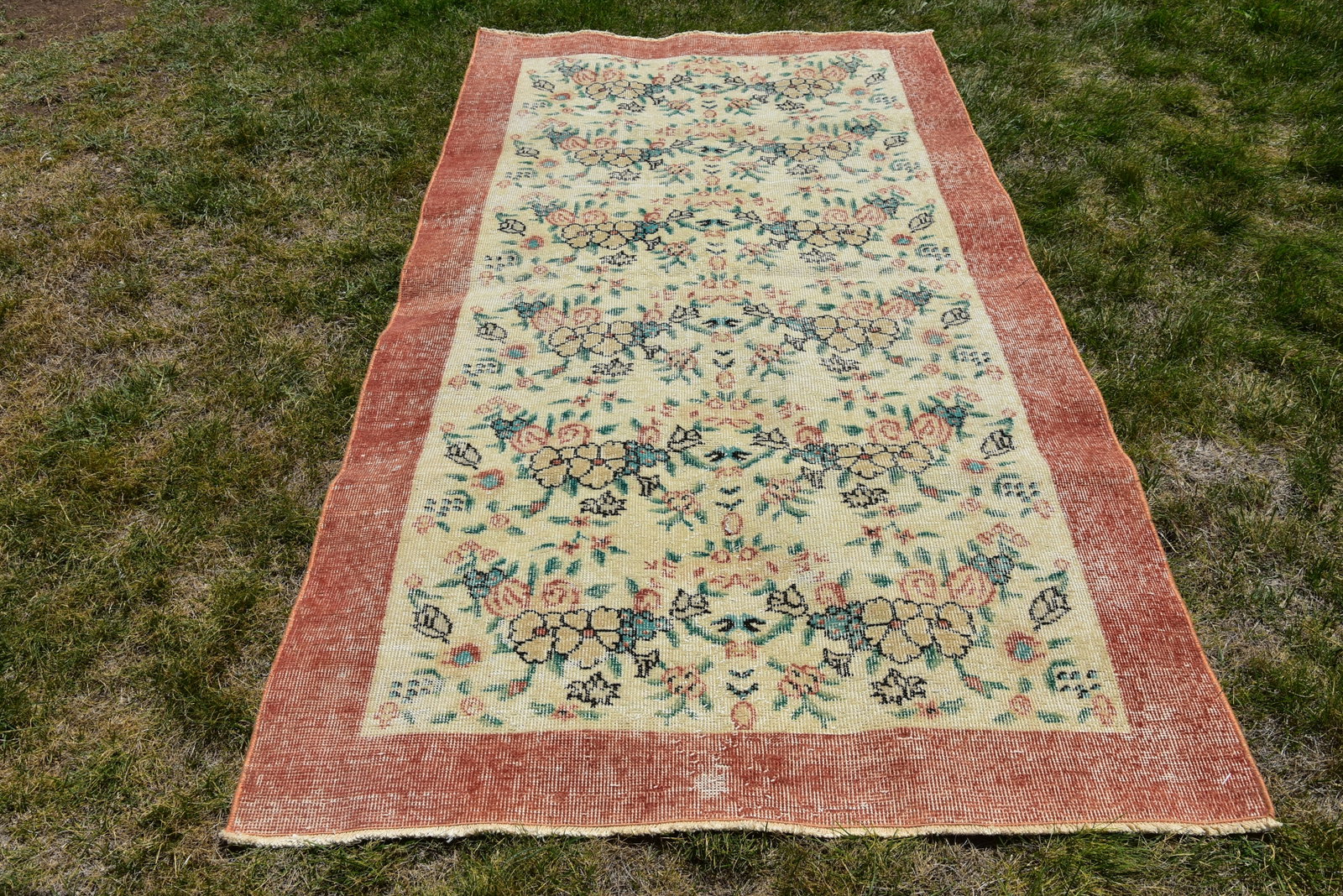 1970s Vintage Boho Style Hand Knotted Floral Beige Oushak Rug - 8