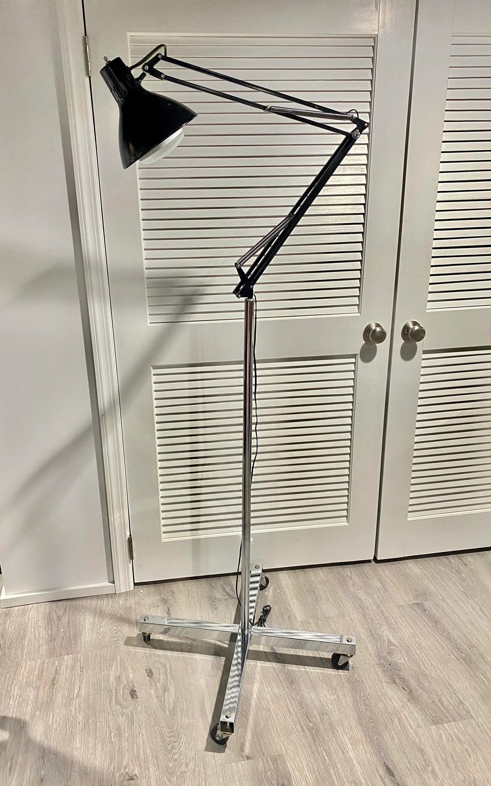 Chrome Rolling Floor Lamp With Articulated Arm, Spotlight - 13