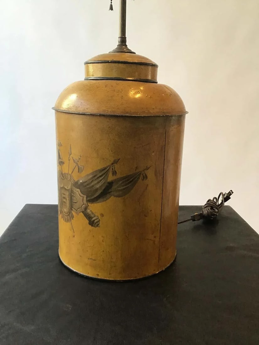 1940s Classical Tole Lamps - A Pair - 11