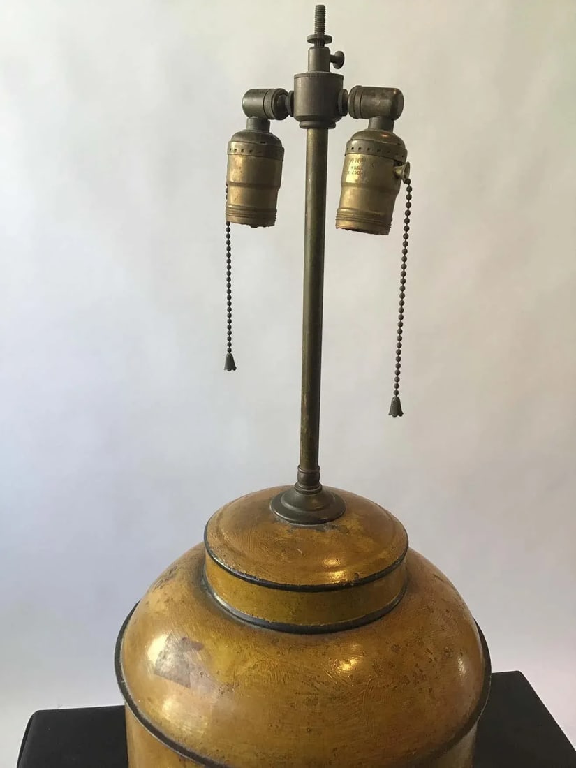 1940s Classical Tole Lamps - A Pair - 4