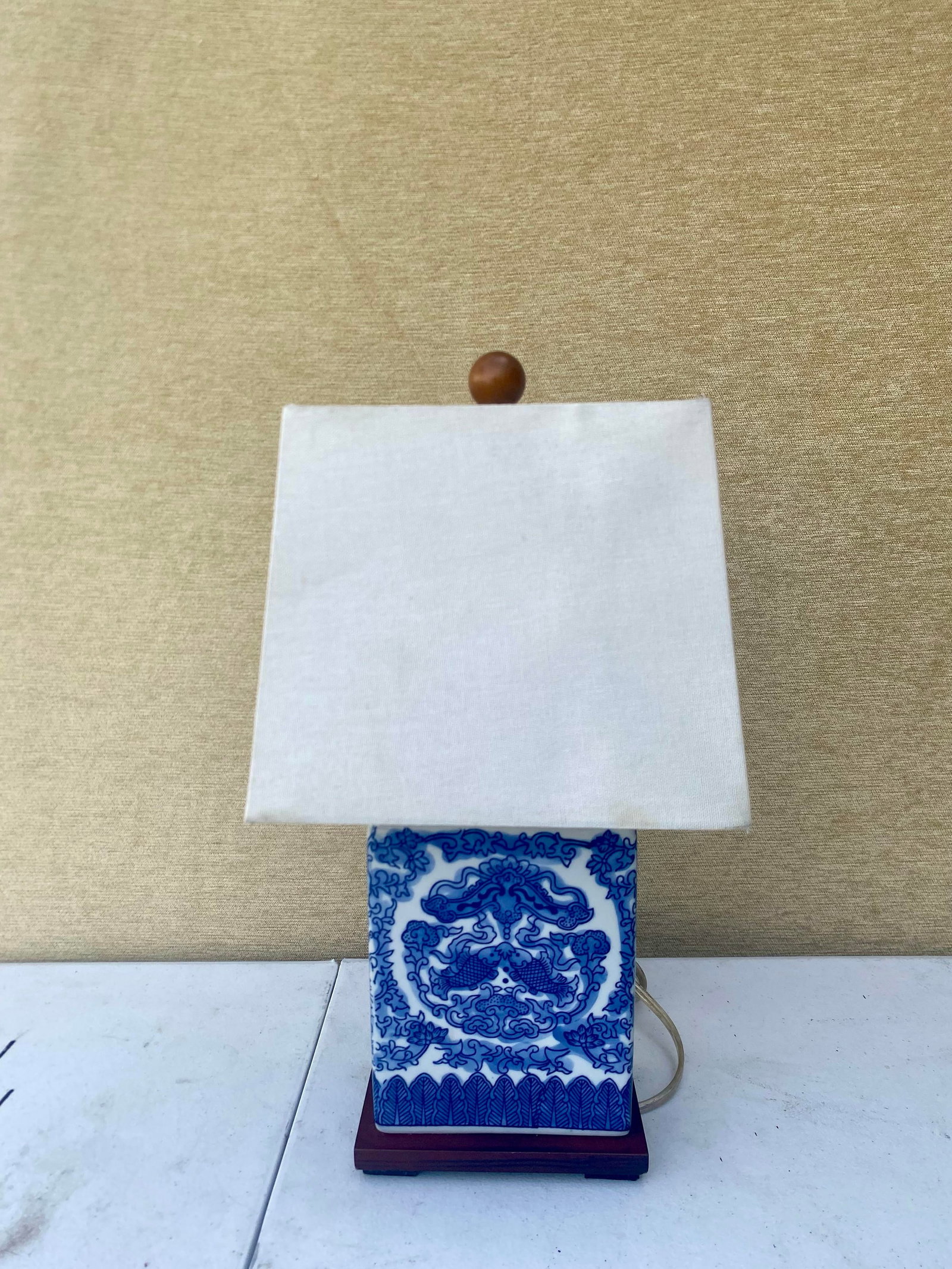 Ralph Lauren Blue and White Porcelain Koi Fish Table Lamp . - 12