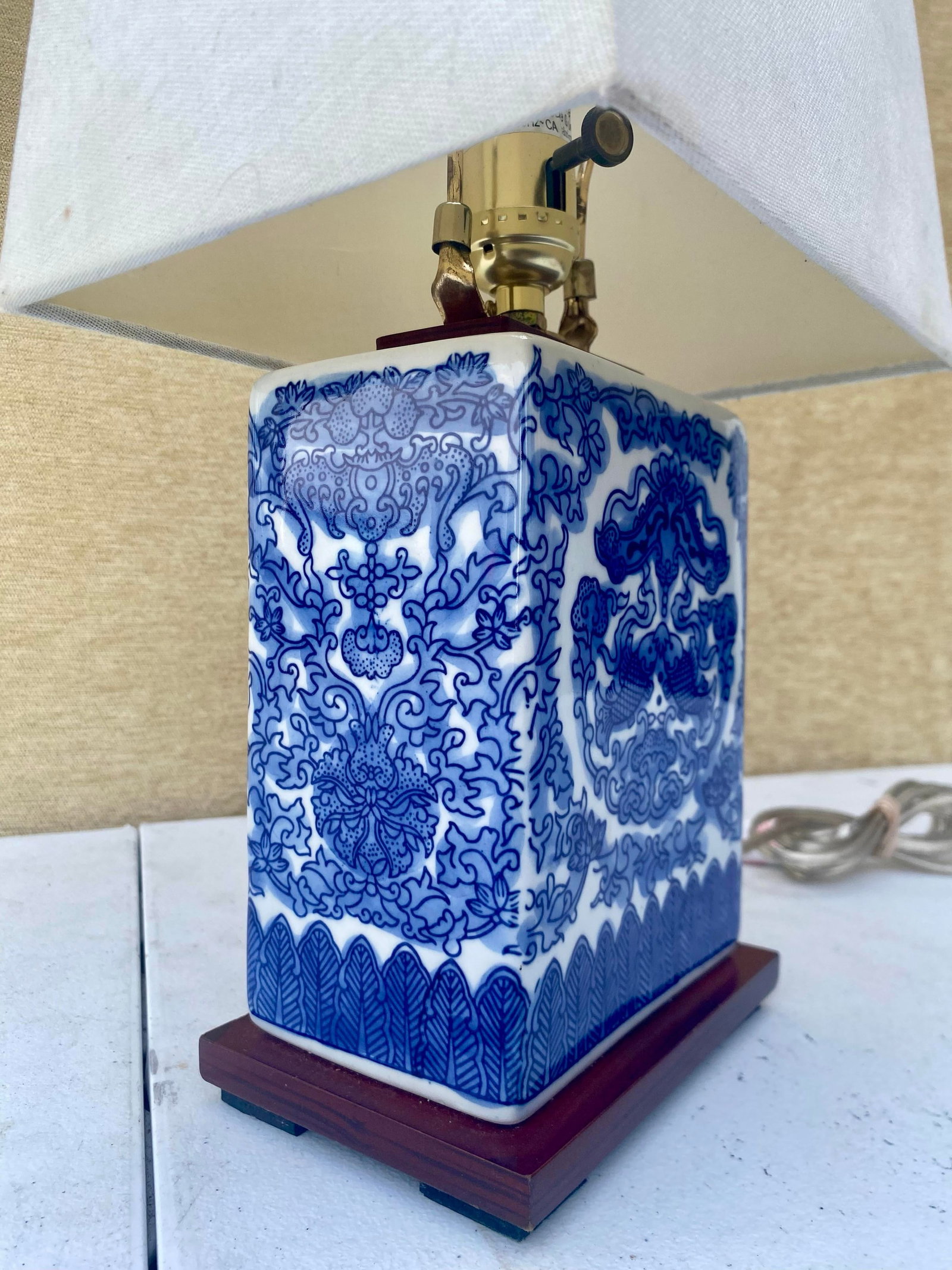 Ralph Lauren Blue and White Porcelain Koi Fish Table Lamp . - 5