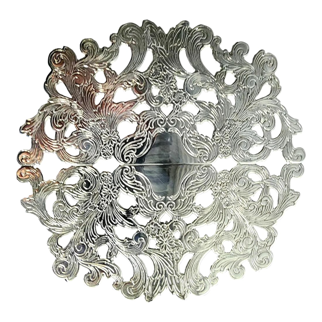 The Sheffield Silver Co. Vintage Fine Silver Plate Trivet: The Sheffield Silver Co Vintage Fine Silver Plate Trivet Adjustable Size, Footed Made in the U S. A. American Tableware: Excellent Quality Very Fine Condition Maker Mark on Bottom Dimensions: 8 1/2"