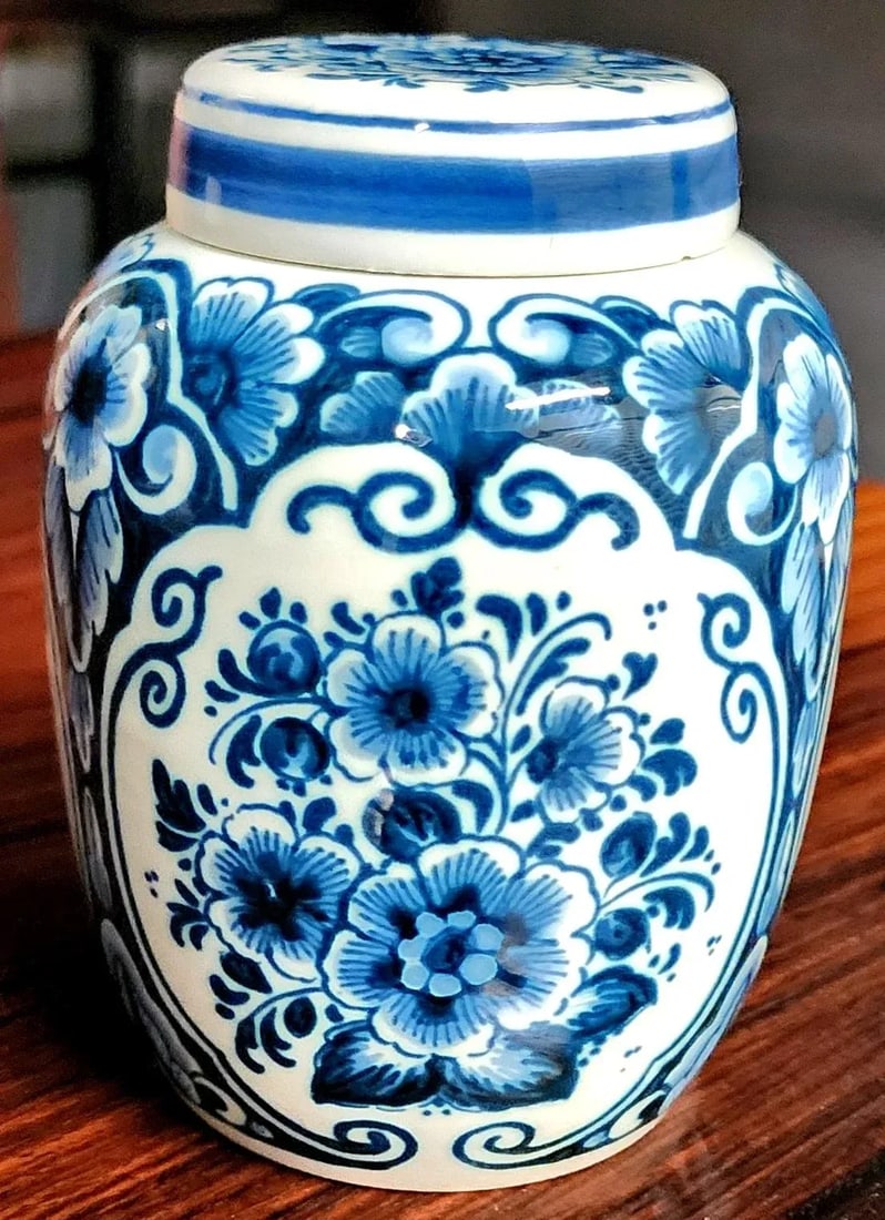 Danish Delft Fine Porcelain Ginger Jar With Lid - 4