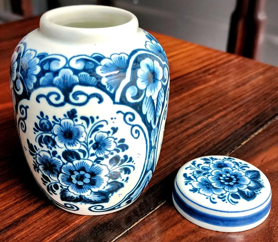 Danish Delft Fine Porcelain Ginger Jar With Lid - 7