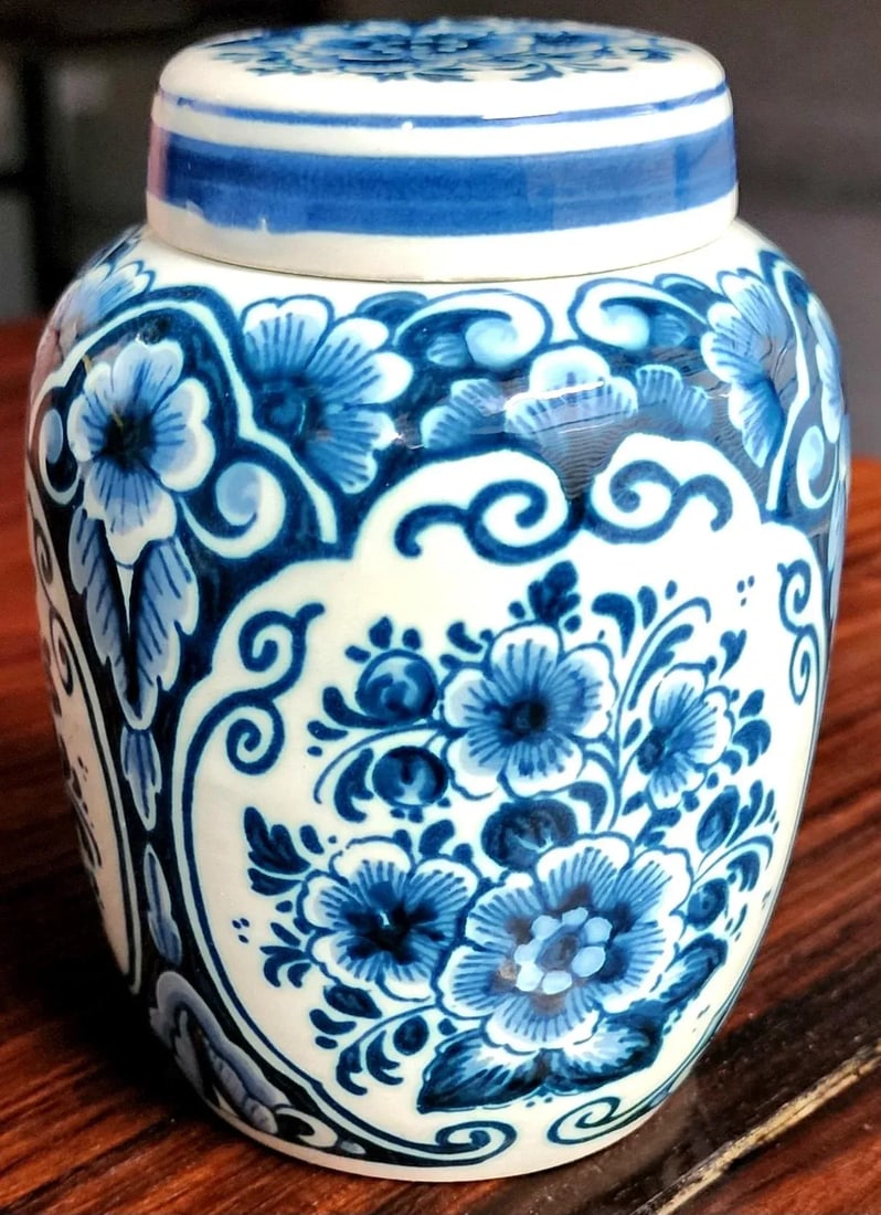 Danish Delft Fine Porcelain Ginger Jar With Lid - 9