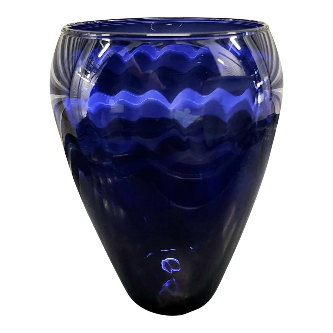 Hand Blown Vintage UltraMarine Fine Glass Vase: Hand Blown Vintage UltraMarine Fine Glass Vase No Maker Mark Excellent Quality Glass Very Fine Condition Made in U.S.A. Dimensions: 13" Height, 8" Diameter. Condition: Alterations: Original Condition