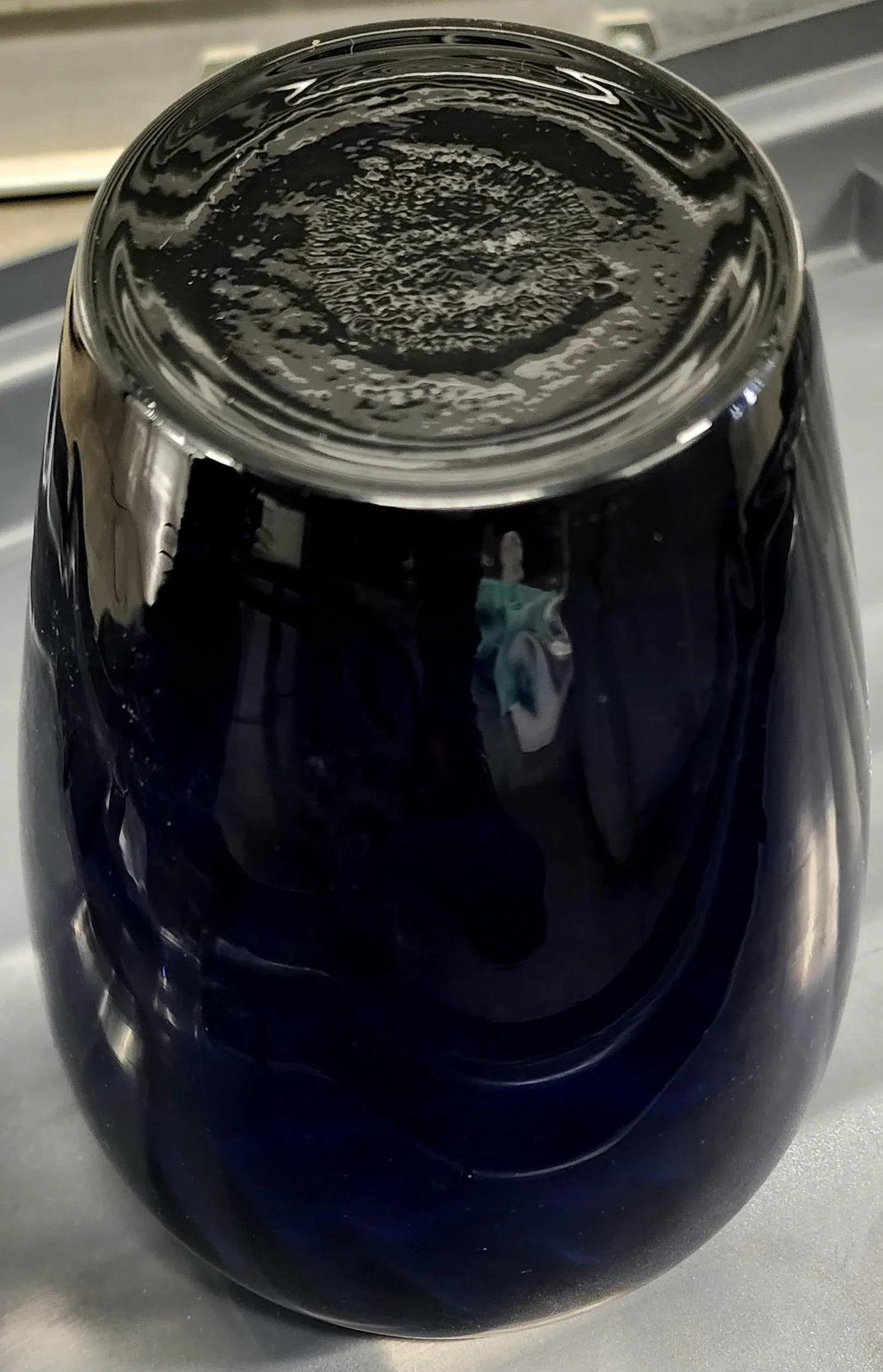 Hand Blown Vintage UltraMarine Fine Glass Vase - 3