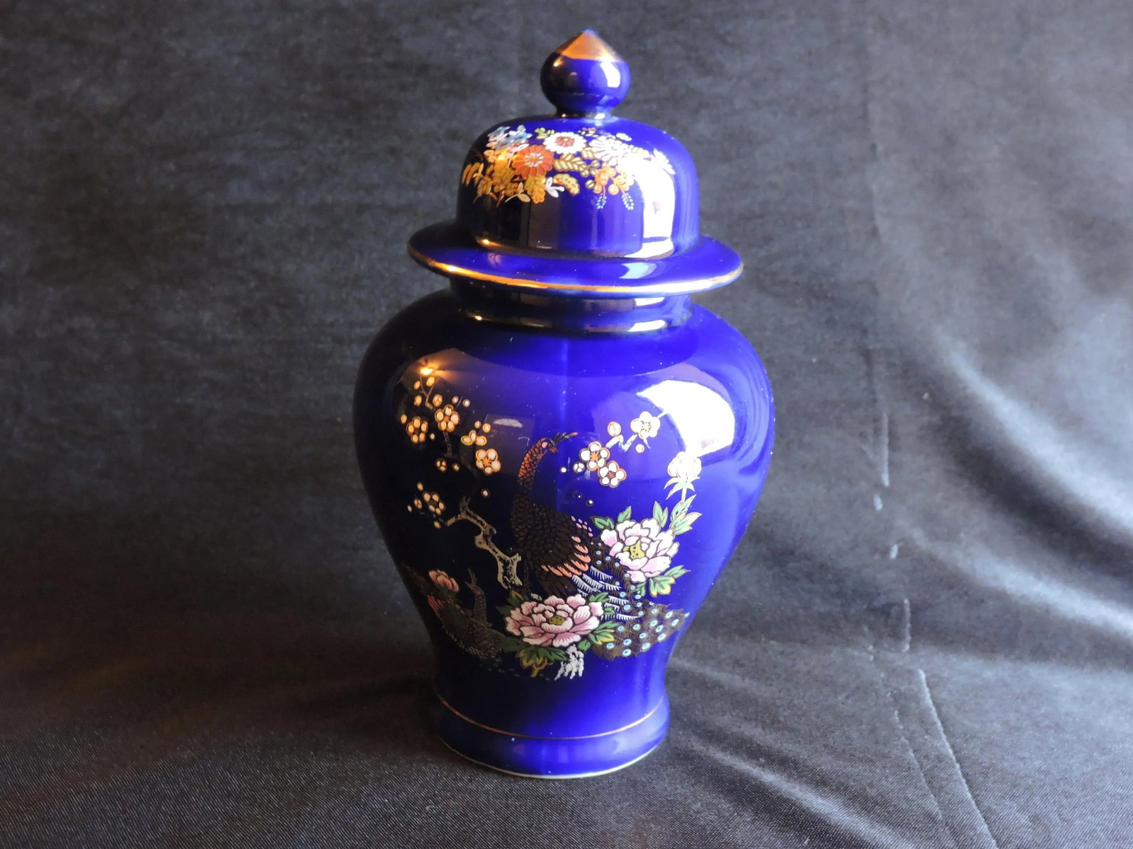 Circa 1970's Kutani Ware Cobalt Blue Peacock Ginger Jar Hand Painted Made in Japan - 2