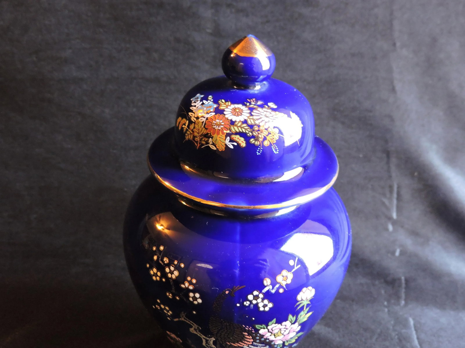 Circa 1970's Kutani Ware Cobalt Blue Peacock Ginger Jar Hand Painted Made in Japan - 5