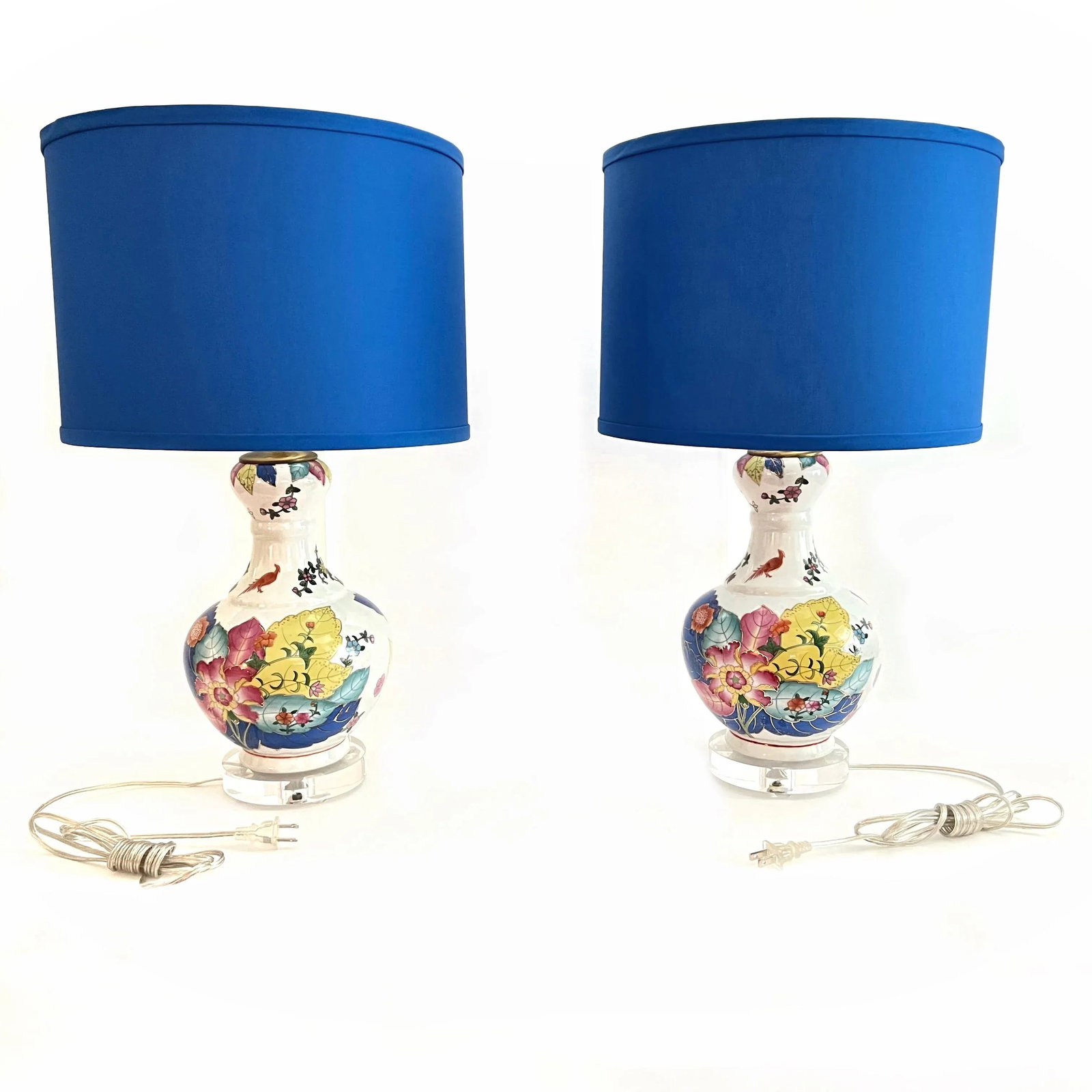 Late 20th Century Chinoiserie Tobacco Leaf Porcelain Lamps With Hued Blue Shades - a Pair - 2