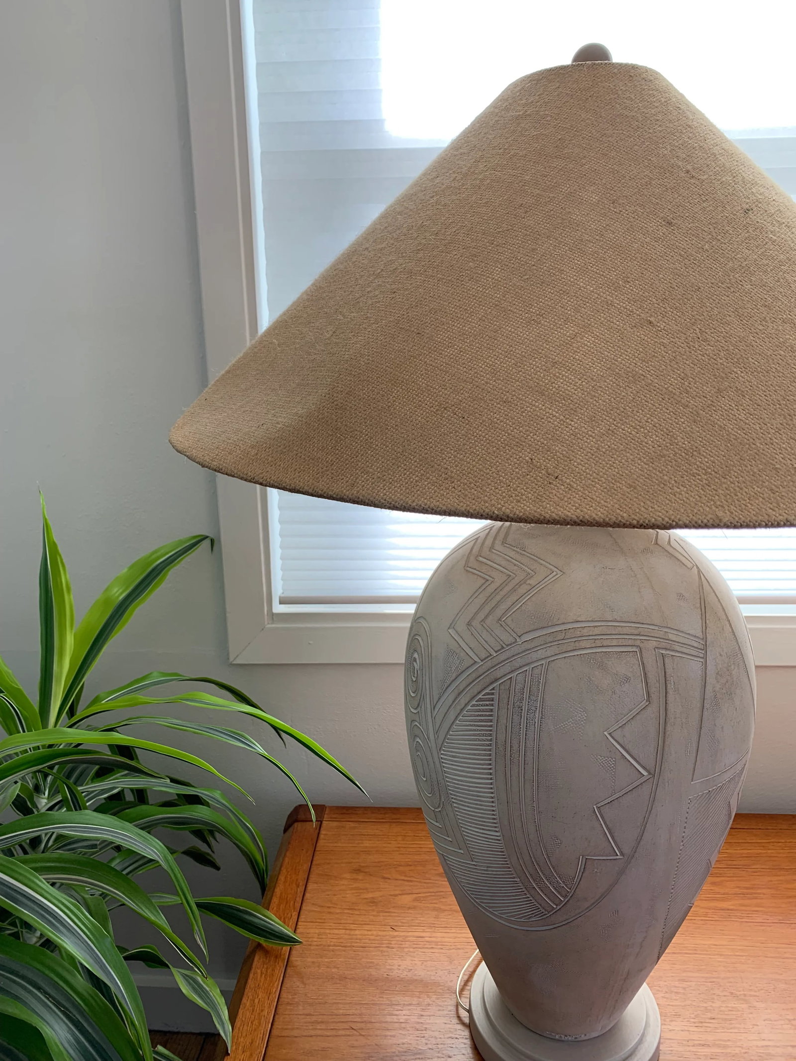 1980s Vintage Casual Lamps of California Tribal Bird Abstract White Plaster Lamps- a Pair - 7