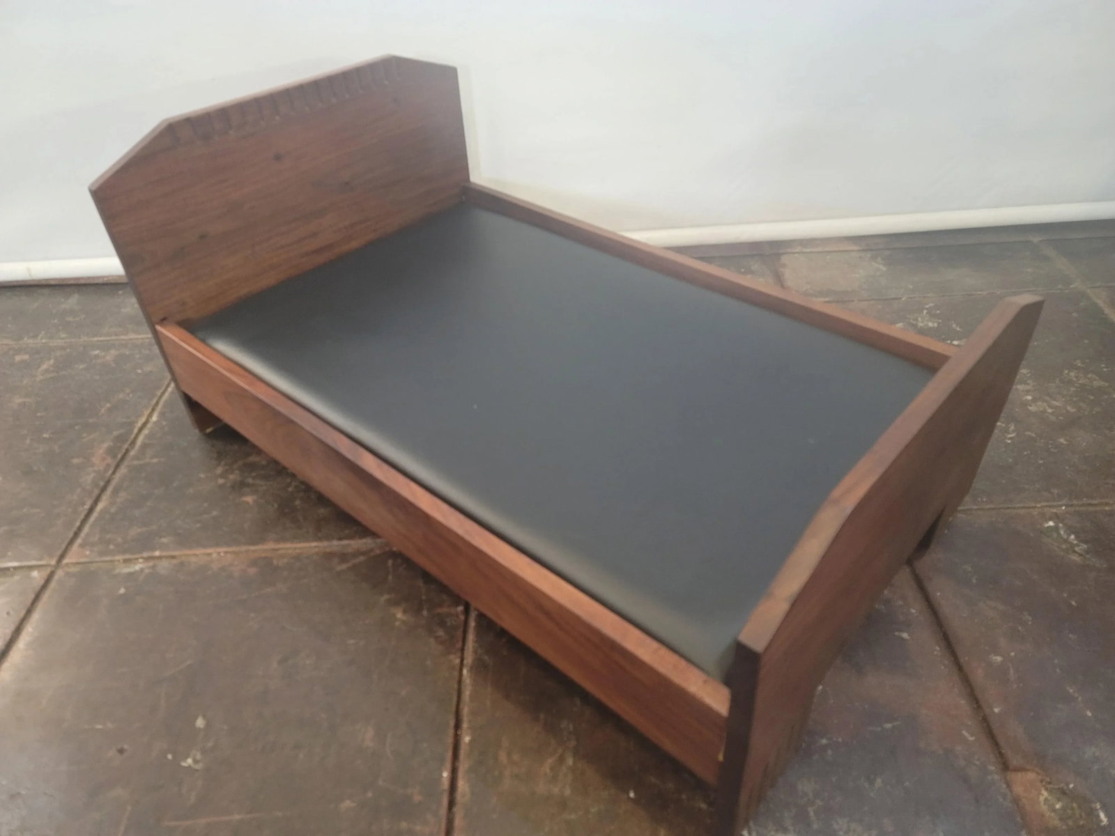 1920 Art Deco Dog Bed - 5