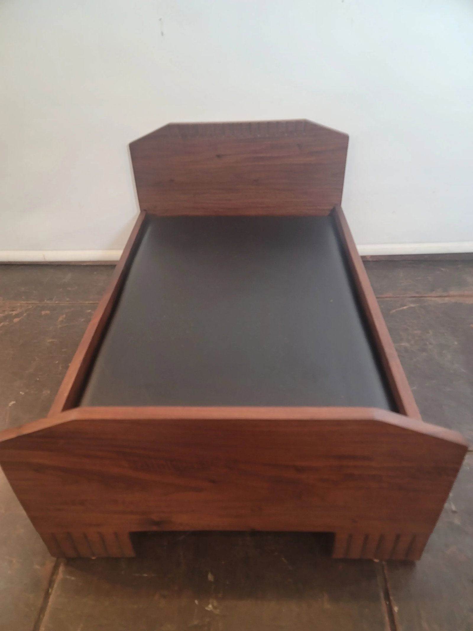 1920 Art Deco Dog Bed - 7