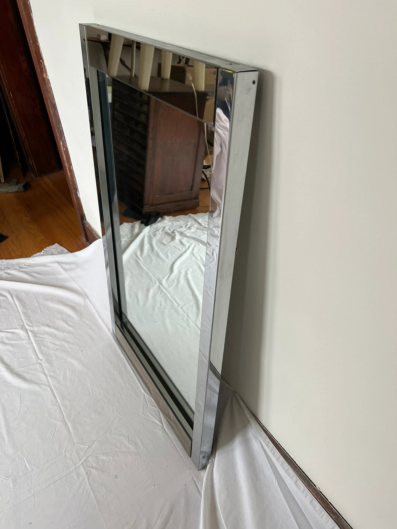 Vintage 1970s Ello Hollywood Regency Mirror With Chrome and Mauve Glass Border - 10