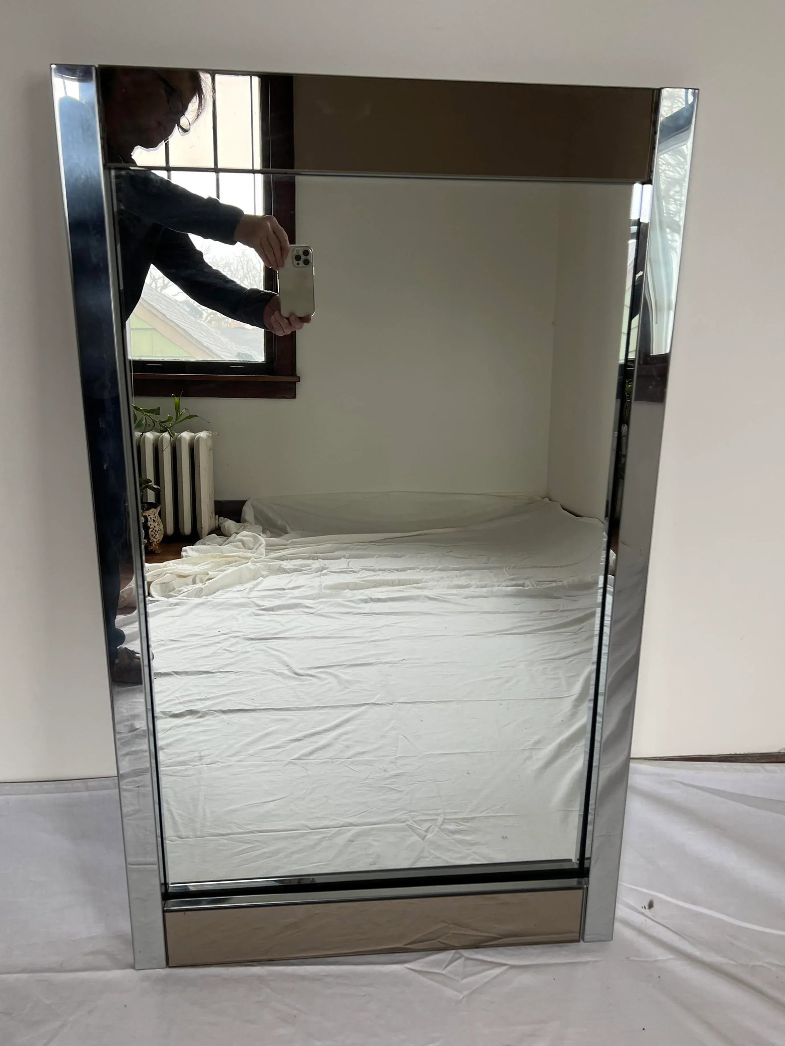 Vintage 1970s Ello Hollywood Regency Mirror With Chrome and Mauve Glass Border - 11