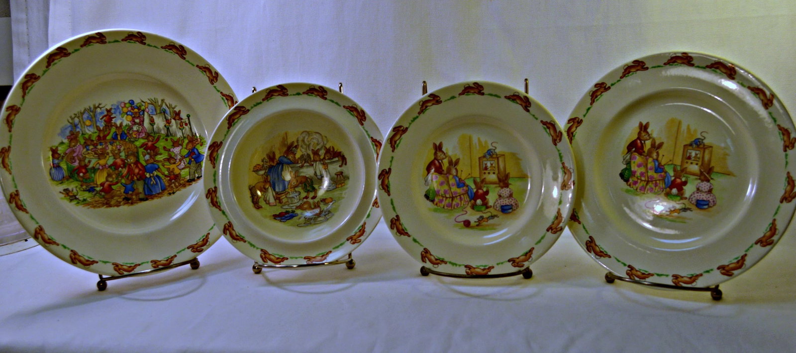 Vintage Kids Dinner Set - 4