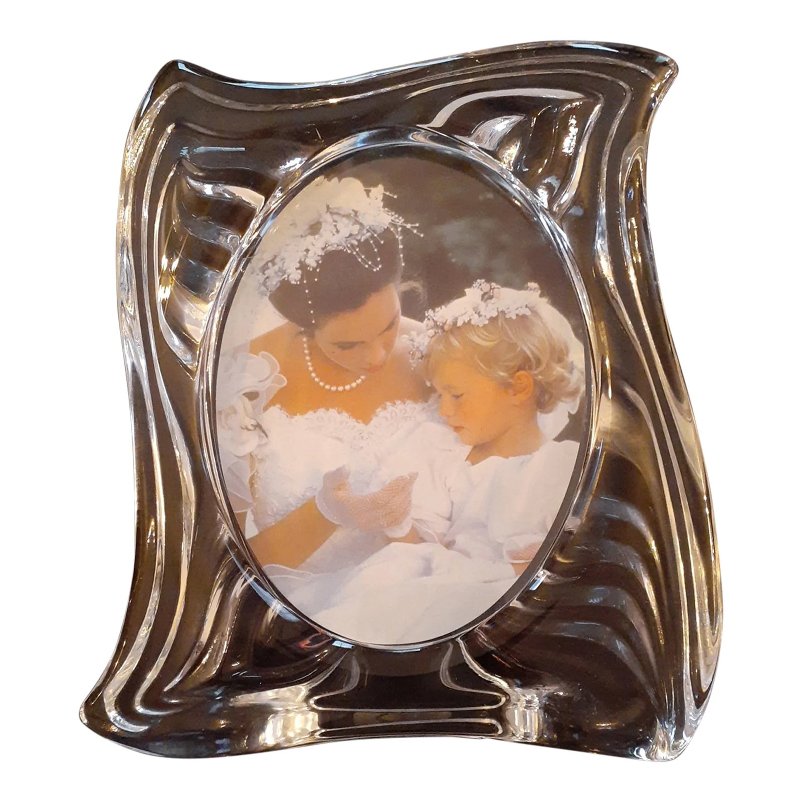 1980s Mikasa Clear Crystsl Emotion Photo Frame: This is a GORGEOUS MIKASA Clear Crystsl EMOTION 4"x6" Photo Frame. Other Mikasa crystal photo frames sold separately Procured at auction TABLE 2 Condition: Imperfections: No Imperfections Condition