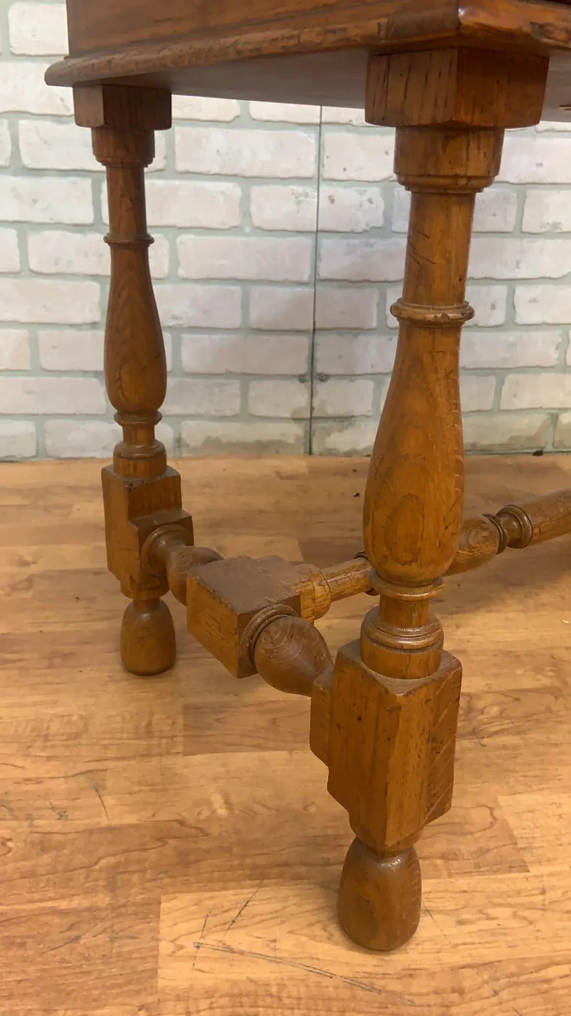 Vintage Biedermeier Style Burl Side Table by Baker Furniture Co. - 4