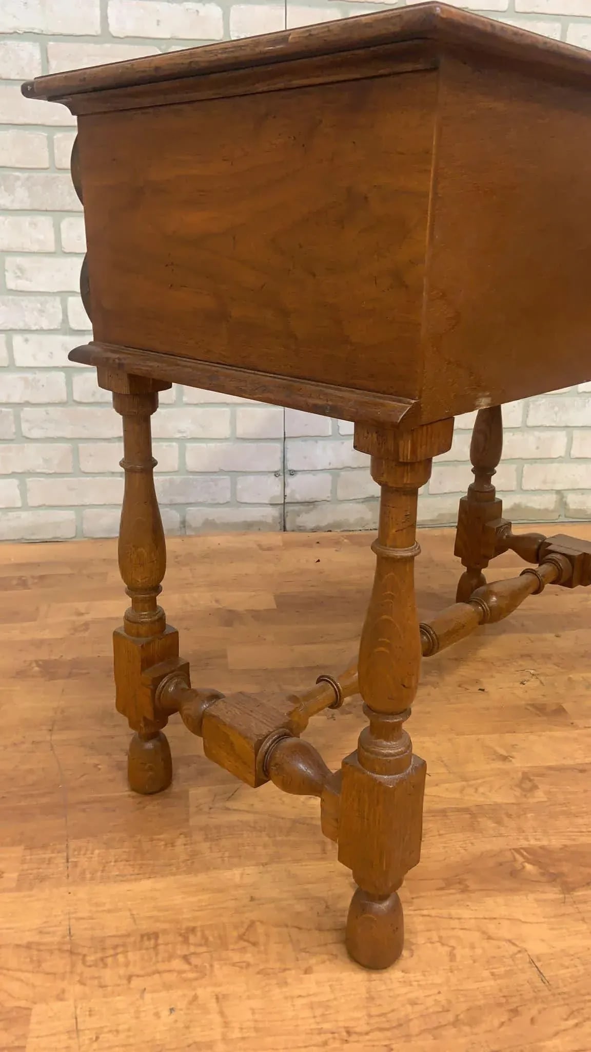 Vintage Biedermeier Style Burl Side Table by Baker Furniture Co. - 9