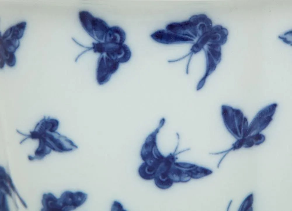 Pair of Mottahedeh Butterfly Porcelain Cachepots - 3