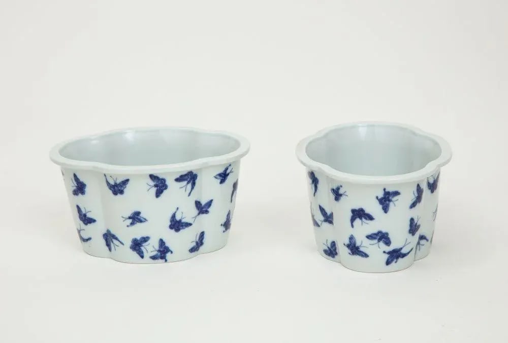 Pair of Mottahedeh Butterfly Porcelain Cachepots - 4