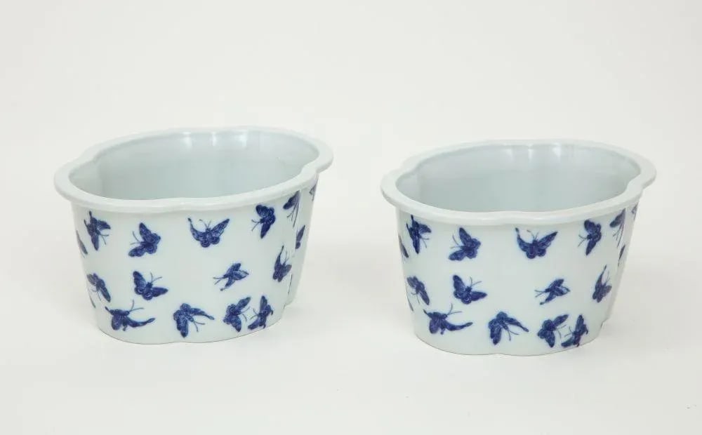 Pair of Mottahedeh Butterfly Porcelain Cachepots - 5