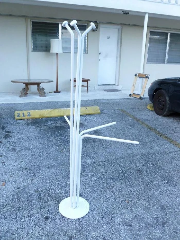 20th Century Italian Architectural Space Age White Enamel Coat Rack - 3