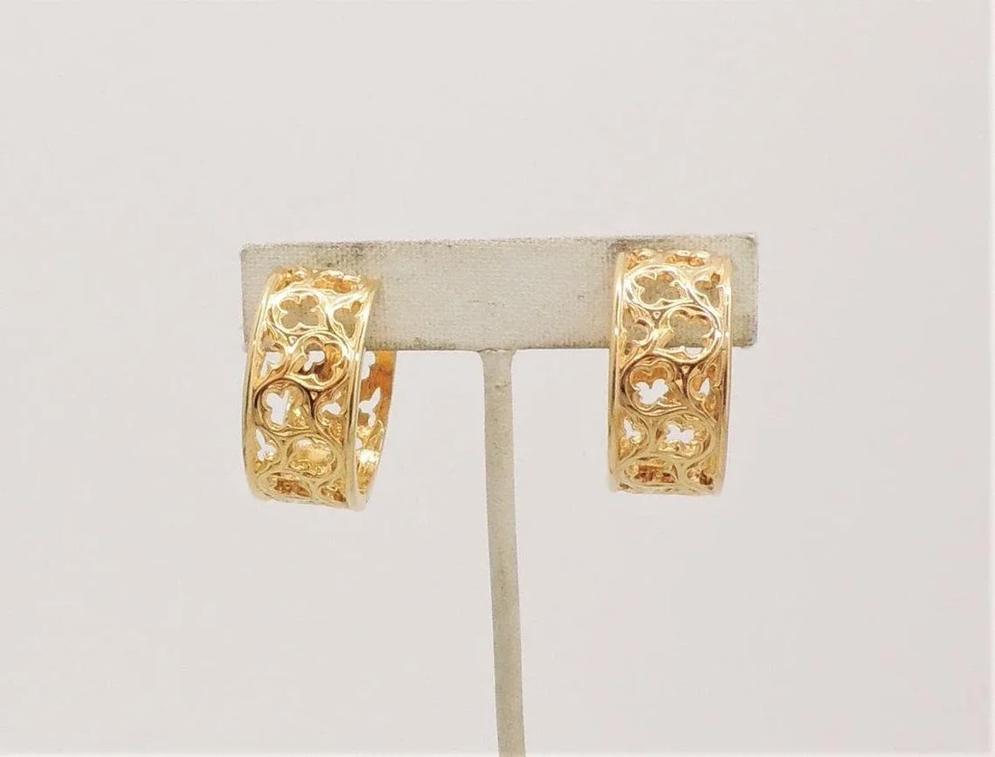 1972 Vintage Signed Napier Gothic Cut Out Hoop Clip Earrings- 2 Pieces - 6