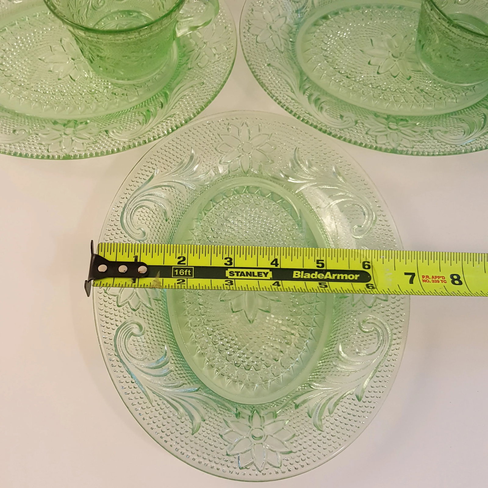 Indiana Glass Sandwich Green Luncheon Plates & Cups - Set of 4 - 4