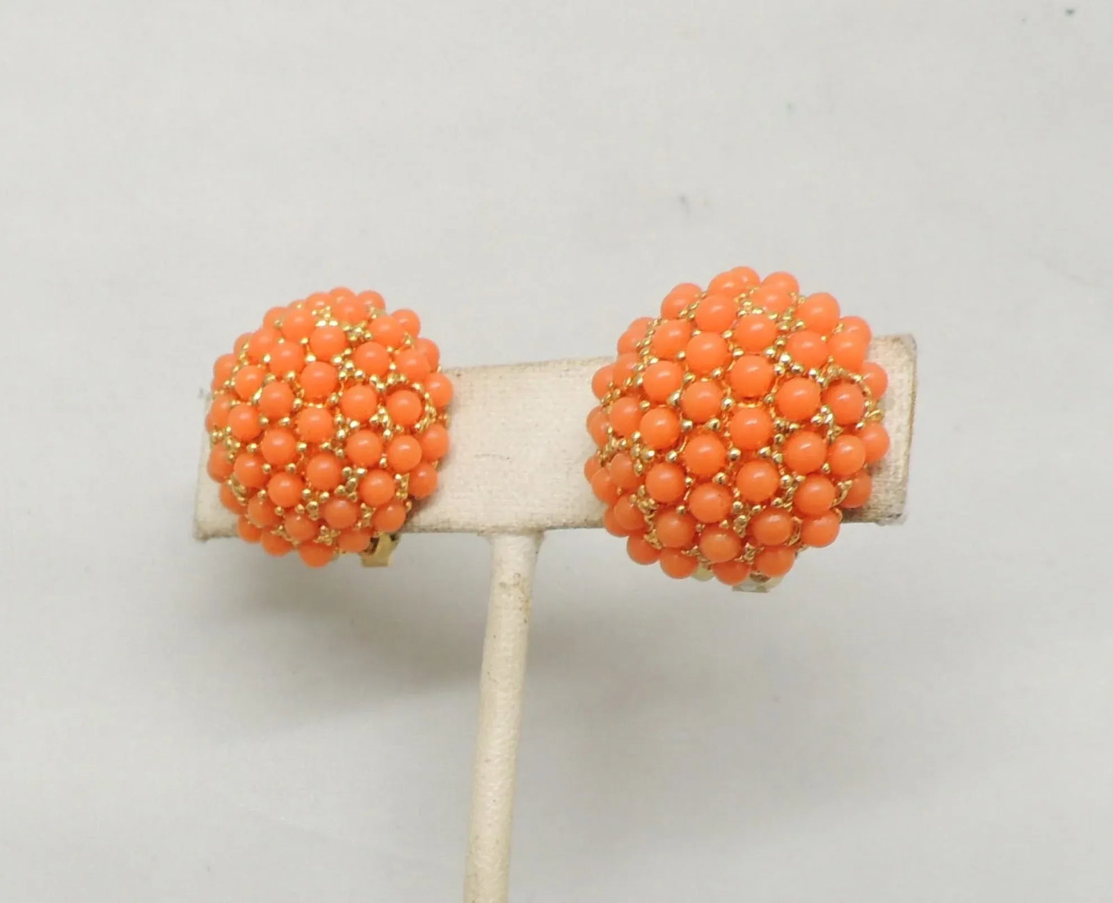 Vintage 1960s Signed Hobe Round Goldtone Faux-Coral Cabochon Clip Earrings - 2 Pieces - 5