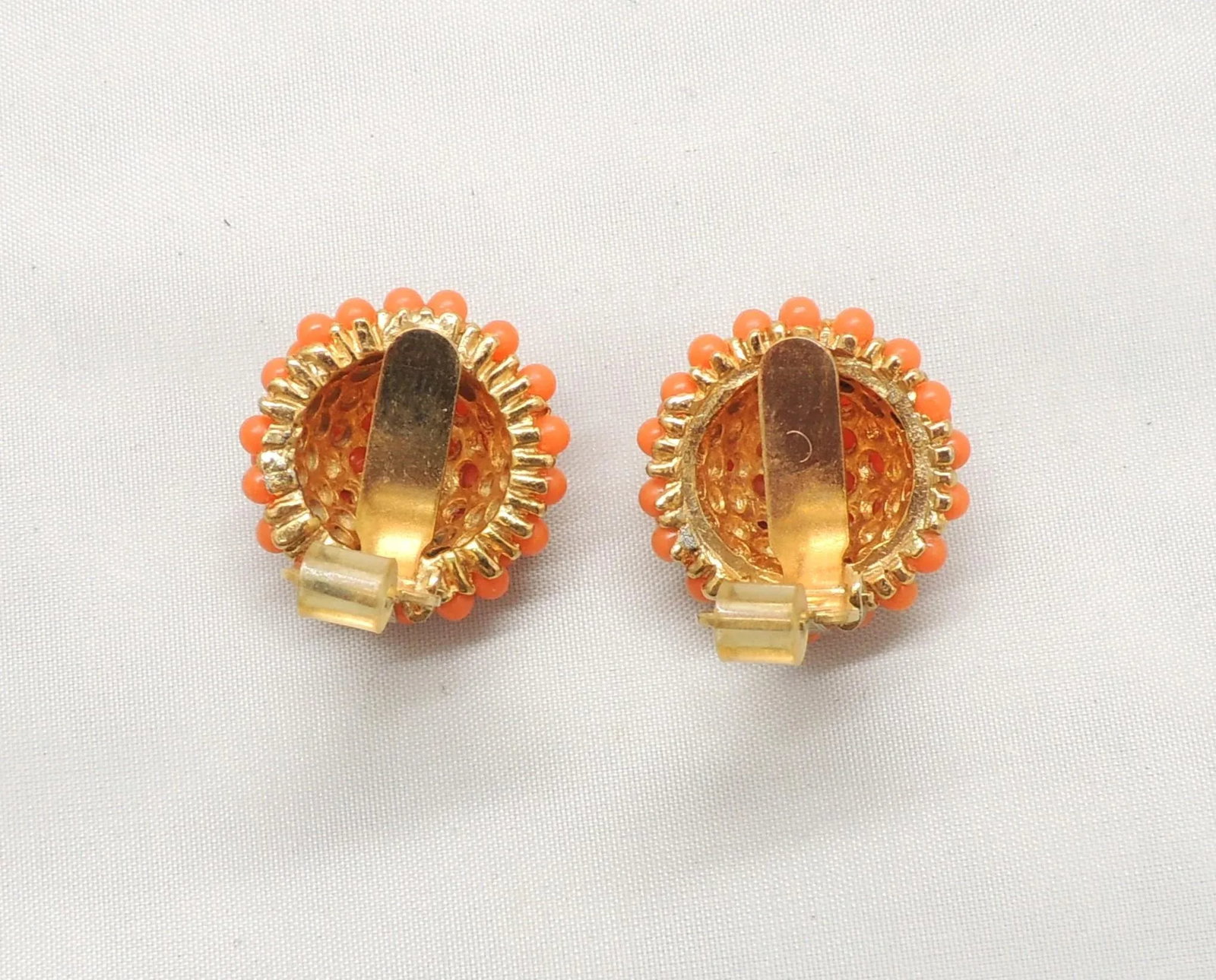 Vintage 1960s Signed Hobe Round Goldtone Faux-Coral Cabochon Clip Earrings - 2 Pieces - 7