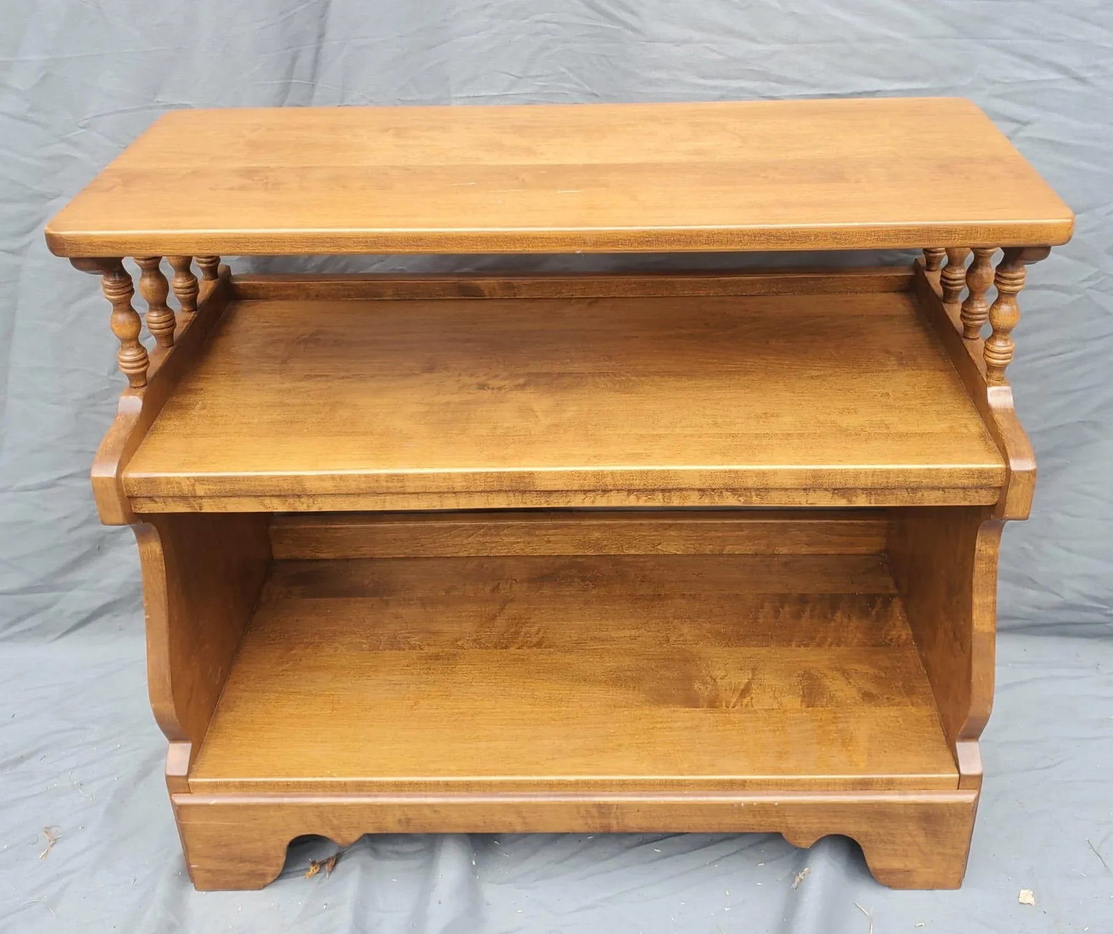 Ethan Allen Mid 20th Century Heirloom Nutmeg Etagere / Bookcase - 2