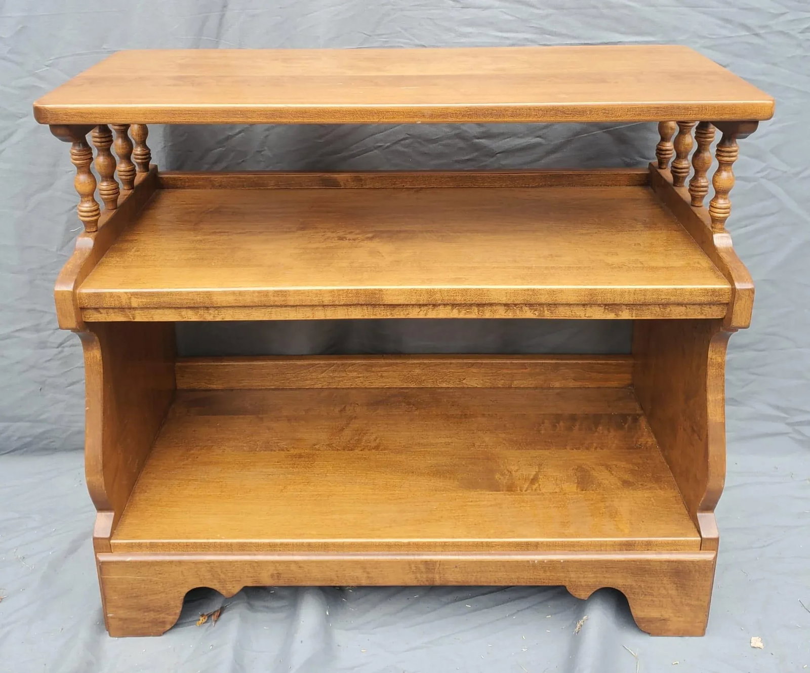 Ethan Allen Mid 20th Century Heirloom Nutmeg Etagere / Bookcase - 4