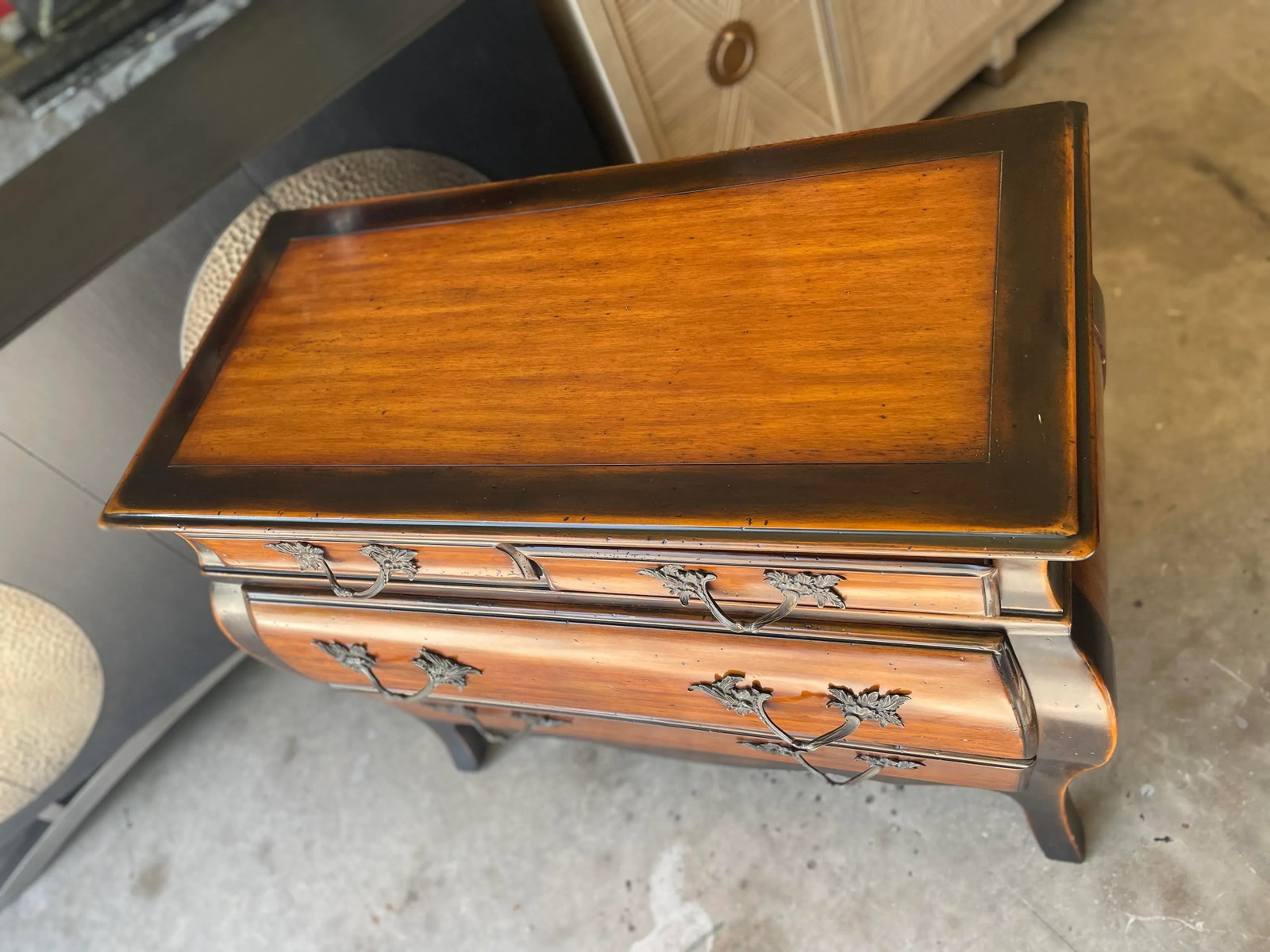 Theodore Alexander Chateau Du Vallois French Provincial Louis XV Bombay Chest Commode - 9