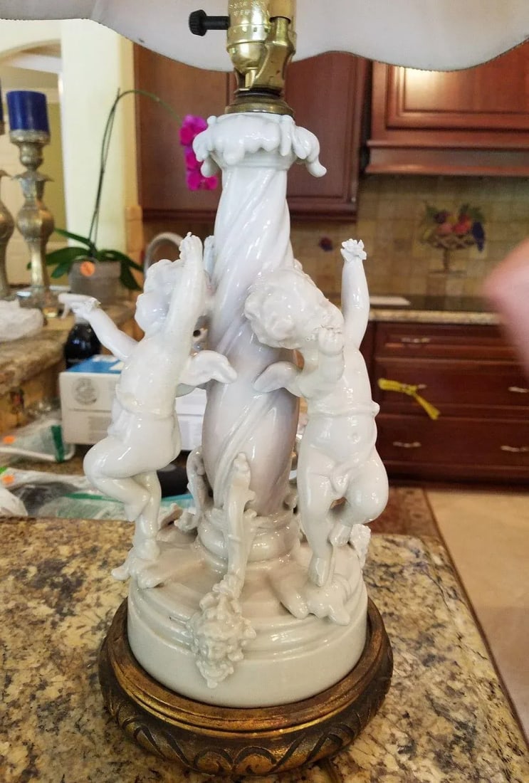 1980s Vintage Blanc De Chine Putti Lamps - A Pair - 2