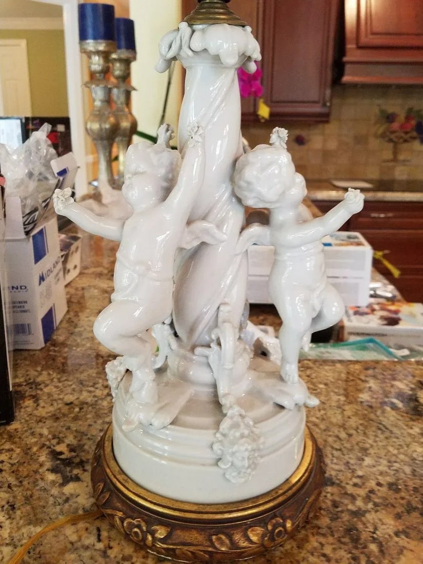 1980s Vintage Blanc De Chine Putti Lamps - A Pair - 3
