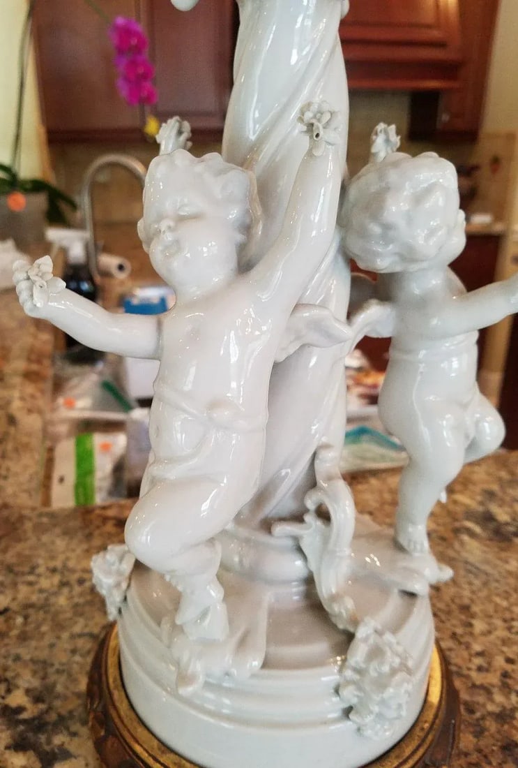 1980s Vintage Blanc De Chine Putti Lamps - A Pair - 4