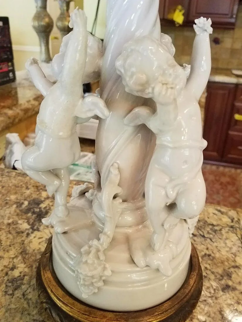 1980s Vintage Blanc De Chine Putti Lamps - A Pair - 5