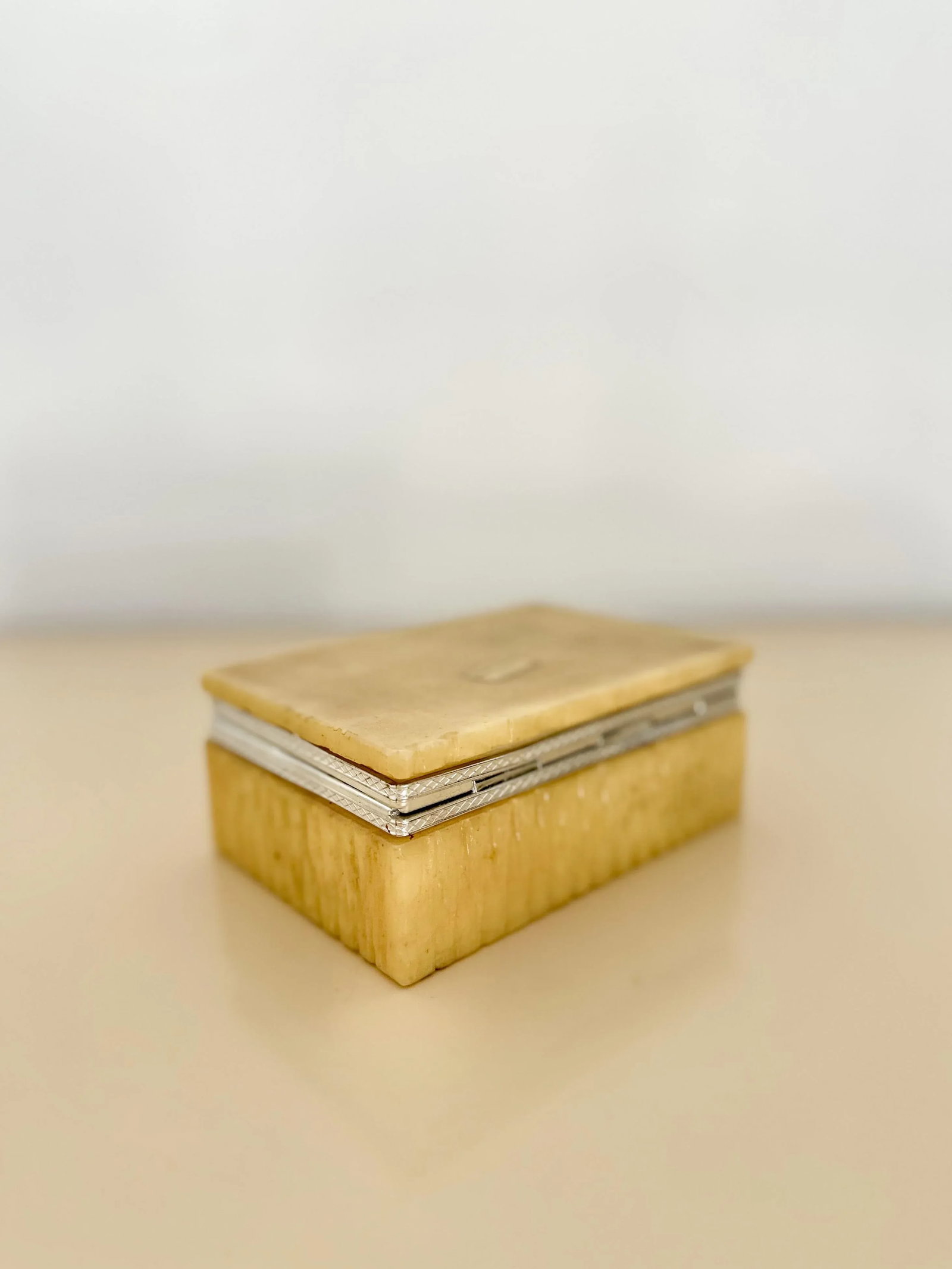 1970s Italian Alabaster Jewelry Box - 2