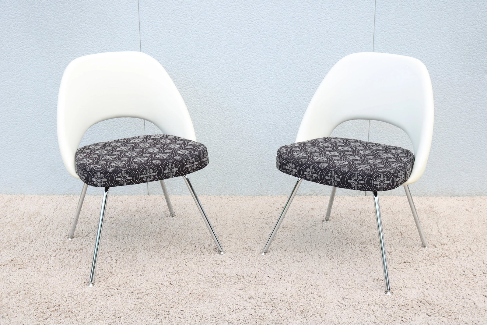 Mid-Century Modern Eero Saarinen for Knoll Executive Armless Chairs - a Pair - 2